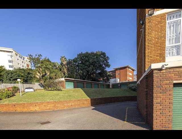 2 BEDROOM FLAT FOR SALE IN WESTRIDGE
